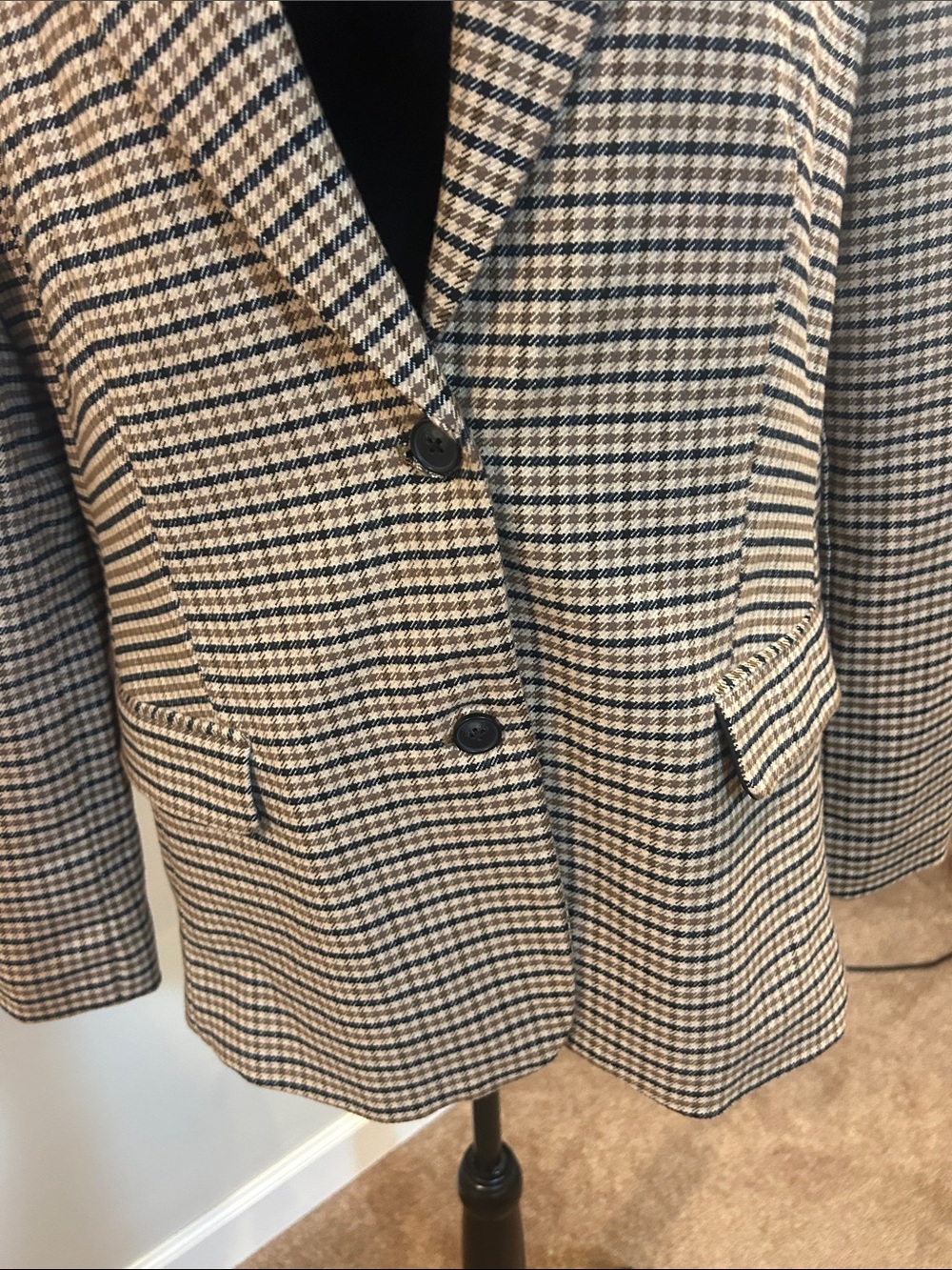Women's Plaid Blazer in Black & Tan - Picture 9 of 10